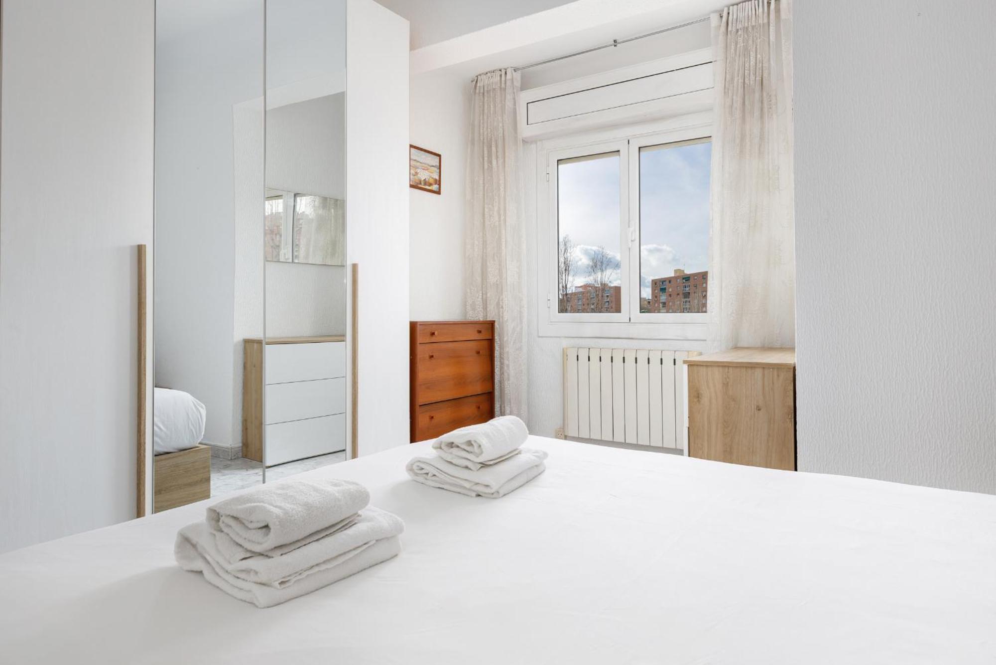 Besos - Bright Apartment Close To Congress & Port ซานต์อาเตรียเดเบซอซ ภายนอก รูปภาพ