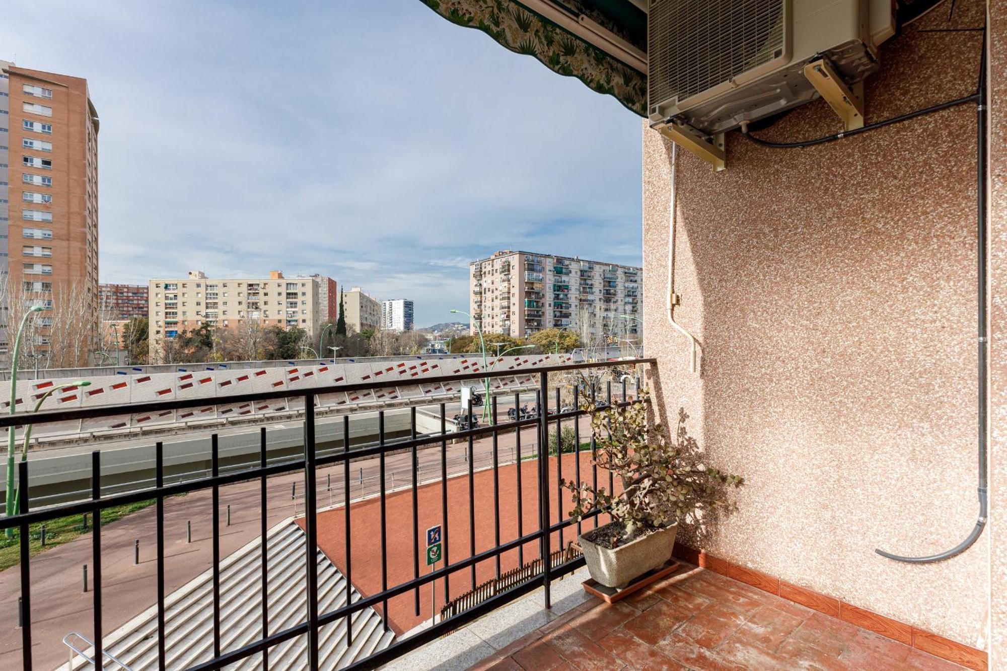 Besos - Bright Apartment Close To Congress & Port ซานต์อาเตรียเดเบซอซ ภายนอก รูปภาพ